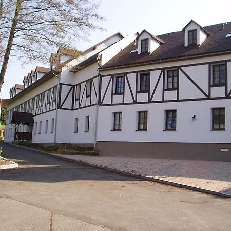 Restaurace A Penzion Ceska Hospoda Hermanice  Экстерьер фото