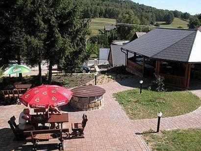 Restaurace A Penzion Ceska Hospoda Hermanice  Экстерьер фото