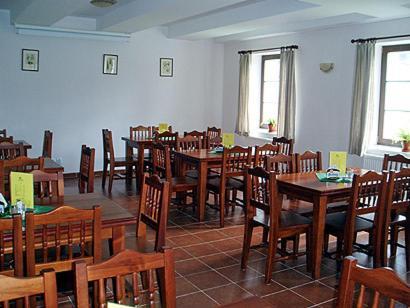 Restaurace A Penzion Ceska Hospoda Hermanice  Экстерьер фото