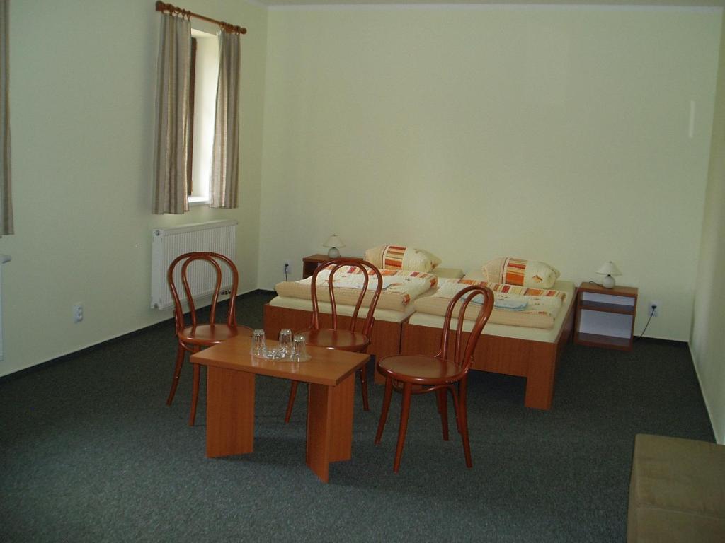 Restaurace A Penzion Ceska Hospoda Hermanice  Номер фото